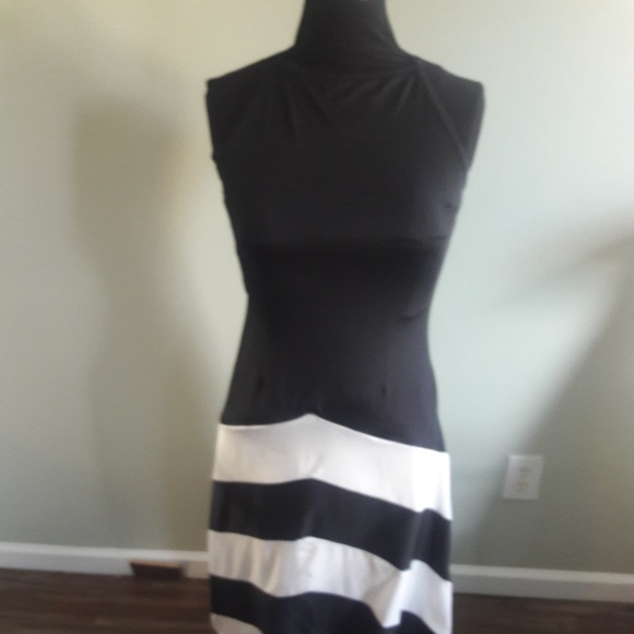 Dress - Picture 2 of 5